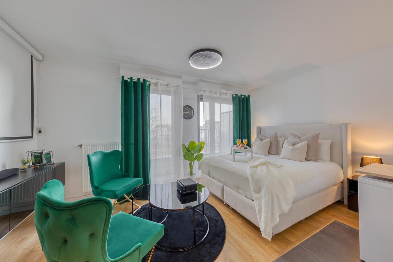 Cinema Moon Luxury - Gare 3Min - Proche Paris Apartment Маси Екстериор снимка
